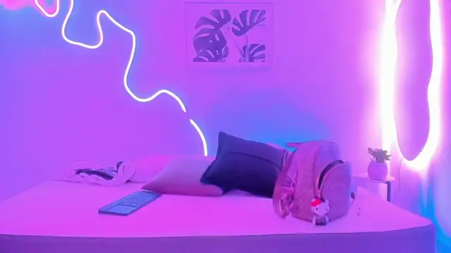 Snapshot of Emilywillis8 chatting on November 14, 3:38 am Emilywillis8 online show from November 14, 3:38 am