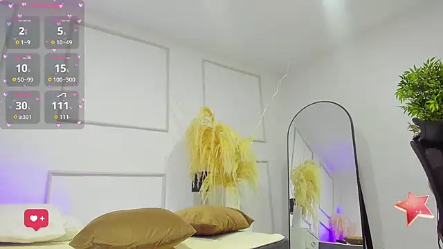 Snapshot of Emilywillis8 chatting on November 22, 1:32 pm Emilywillis8 online show from November 22, 1:32 pm