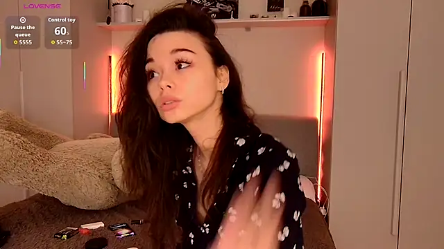 Missss Eva online show from December 5, 10:35 am