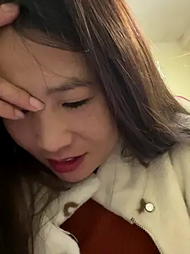 Snapshot of LiLy-0477 chatting on November 17, 7:58 am LiLy-0477 online show from November 17, 7:58 am