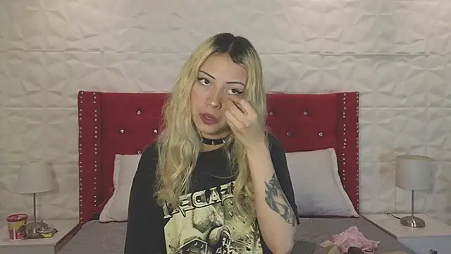 Lucy n pink online show from October 4, 2:48 pm