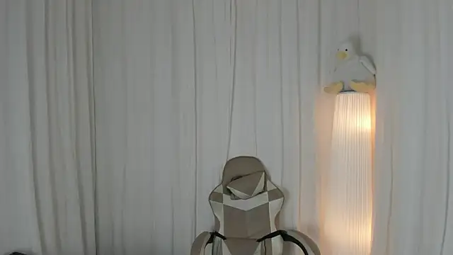 Snapshot of lynx_sun chatting on November 20, 5:45 pm lynx sun online show from November 20, 5:45 pm