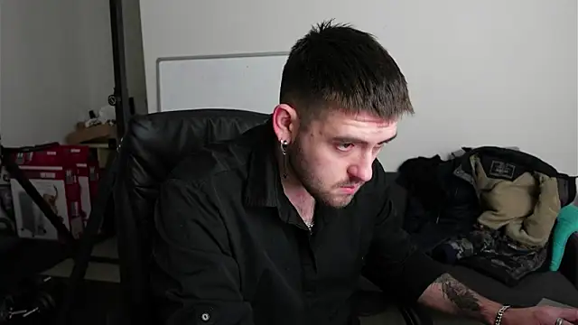 Snapshot of Mike_Platano chatting on December 13, 8:25 pm Mike Platano online show from December 13, 8:25 pm