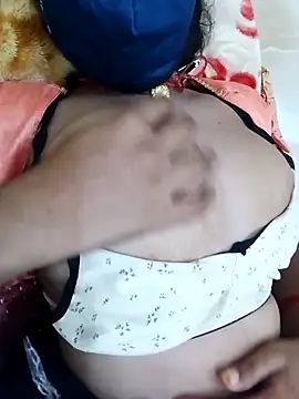 Snapshot of malteejat chatting on September 11, 11:49 pm malteejat online show from September 11, 11:49 pm