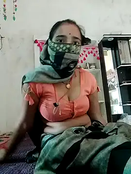 Snapshot of malteejat chatting on October 1, 8:09 am malteejat online show from October 1, 8:09 am