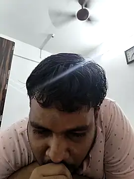 Snapshot of vinay_smalldick chatting on June 8, 2:06 pm vinay smalldick online show from June 8, 2:06 pm