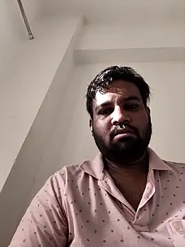 Snapshot of vinay_smalldick chatting on June 18, 2:12 am vinay smalldick online show from June 18, 2:12 am