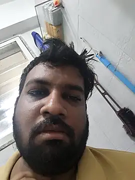 Snapshot of vinay_smalldick chatting on June 27, 4:39 am vinay smalldick online show from June 27, 4:39 am