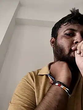 Snapshot of vinay_smalldick chatting on June 28, 3:23 am vinay smalldick online show from June 28, 3:23 am