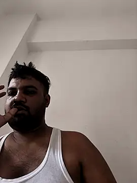 Snapshot of vinay_smalldick chatting on July 16, 3:45 am vinay smalldick online show from July 16, 3:45 am