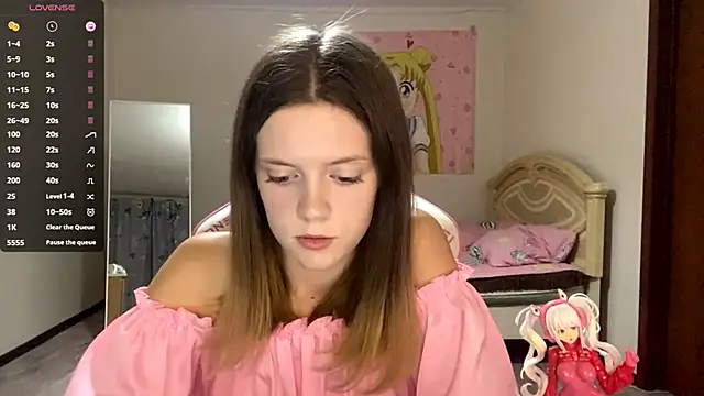 Snapshot of VibeQueenLucy chatting on October 5, 3:21 pm VibeQueenLucy online show from October 5, 3:21 pm