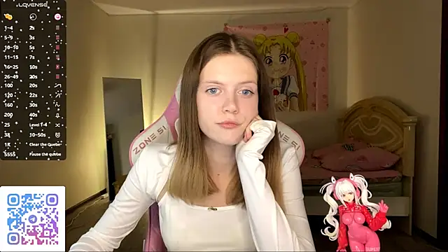 Snapshot of VibeQueenLucy chatting on October 7, 3:31 pm VibeQueenLucy online show from October 7, 3:31 pm