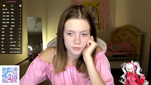 Snapshot of VibeQueenLucy chatting on October 10, 2:27 pm VibeQueenLucy online show from October 10, 2:27 pm