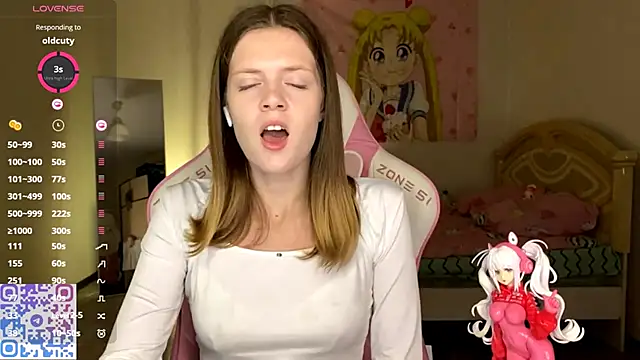 Snapshot of VibeQueenLucy chatting on October 21, 2:07 pm VibeQueenLucy online show from October 21, 2:07 pm