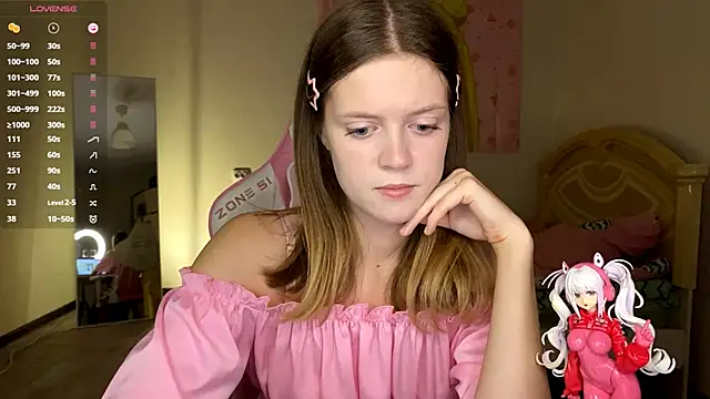 Snapshot of VibeQueenLucy chatting on October 30, 1:34 pm VibeQueenLucy online show from October 30, 1:34 pm