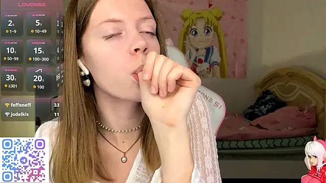 Snapshot of VibeQueenLucy chatting on November 3, 12:28 pm VibeQueenLucy online show from November 3, 12:28 pm