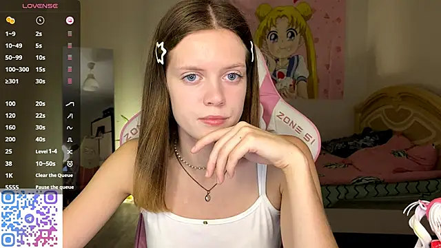 Snapshot of VibeQueenLucy chatting on November 6, 12:50 pm VibeQueenLucy online show from November 6, 12:50 pm