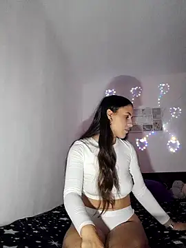 SweetViky online show from October 8, 8:01 am