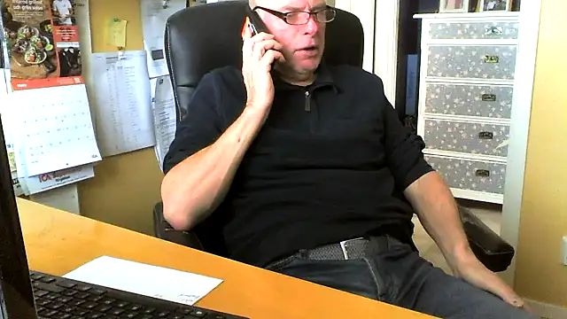 Snapshot of Klipparn chatting on March 25, 9:37 am Klipparn online show from March 25, 9:37 am