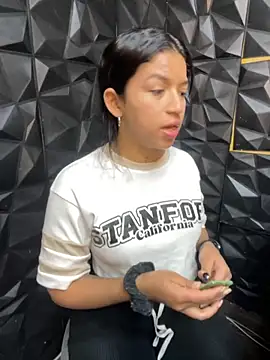 Snapshot of lil_charme chatting on September 26, 5:06 pm lil charme online show from September 26, 5:06 pm