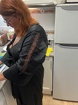 Snapshot of IrishmilfAnna chatting on October 16, 7:04 pm IrishmilfAnna online show from October 16, 7:04 pm