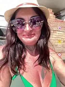 IrishmilfAnna online show from May 18, 9:04 am