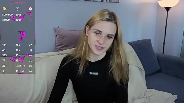 Snapshot of HelenMartines chatting on September 21, 10:28 am HelenMartines online show from September 21, 10:28 am