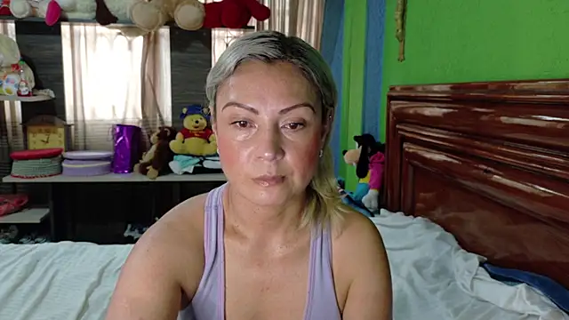  Charlize theron  online show from January 13, 8:58 pm