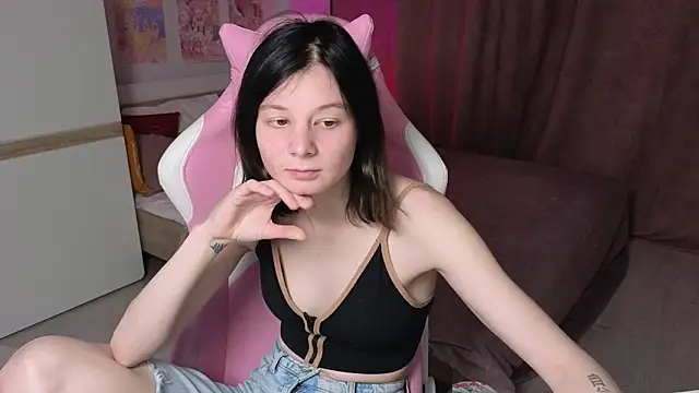 EllinEverly online show from May 2, 9:09 pm