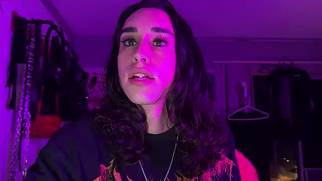 Snapshot of xoFrankie chatting on October 28, 2:37 am xoFrankie online show from October 28, 2:37 am