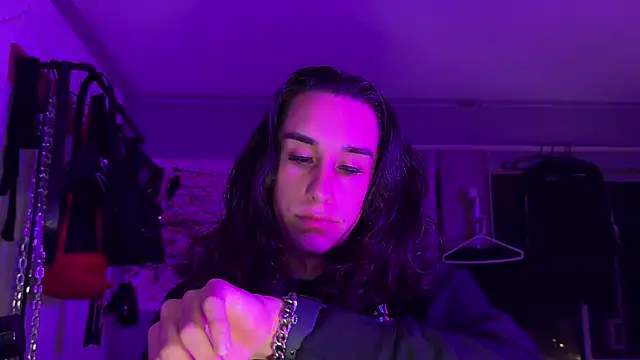 Snapshot of xoFrankie chatting on October 29, 3:53 am xoFrankie online show from October 29, 3:53 am