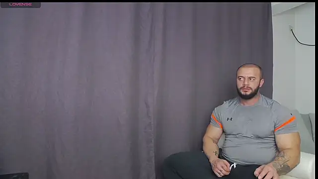 Snapshot of RickyMiami1 chatting on November 8, 4:51 pm RickyMiami1 online show from November 8, 4:51 pm