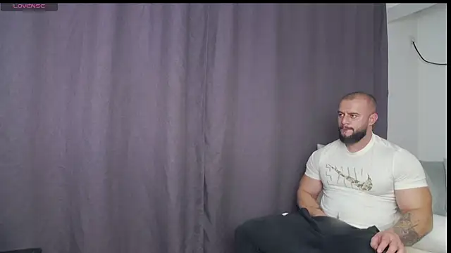 Snapshot of RickyMiami1 chatting on November 22, 4:28 pm RickyMiami1 online show from November 22, 4:28 pm