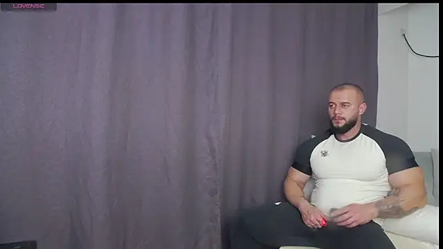 Snapshot of RickyMiami1 chatting on November 28, 9:50 pm RickyMiami1 online show from November 28, 9:50 pm