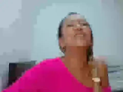 Snapshot of leah_susman chatting on October 31, 2:23 am leah susman online show from October 31, 2:23 am