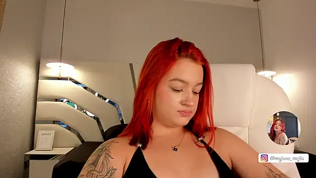 Julieth Rojas online show from September 11, 4:56 am