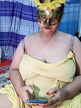 Tanisha-Chy online show from July 3, 5:30 pm