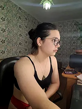 Snapshot of Albi_Glow chatting on October 11, 2:55 am Albi Glow online show from October 11, 2:55 am