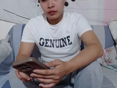 Snapshot of Hotbhebs chatting on October 27, 8:18 am Hotbhebs online show from October 27, 8:18 am