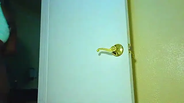 Snapshot of CinnaCakesss chatting on November 29, 8:06 am CinnaCakesss online show from November 29, 8:06 am