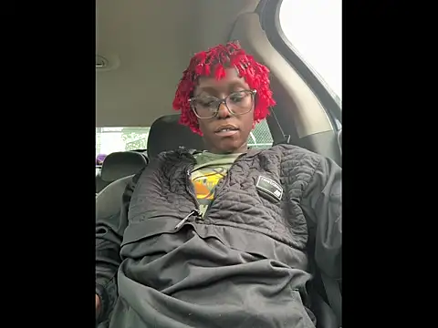 CinnaCakesss online show from May 1, 11:53 pm