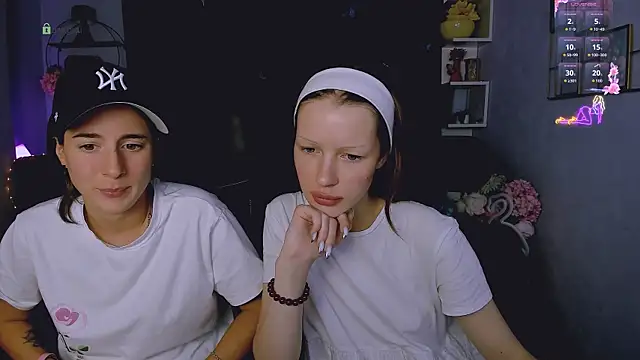 khloebeauty online show from September 12, 7:14 pm