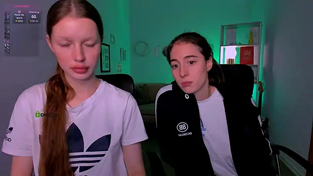 khloebeauty online show from November 18, 9:08 pm