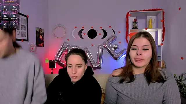 khloebeauty online show from February 7, 8:23 pm