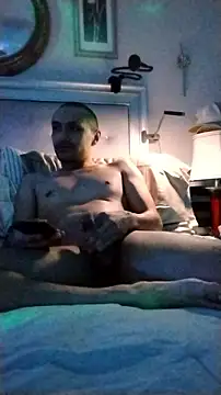 Snapshot of Sicksob chatting on May 28, 9:06 am Sicksob online show from May 28, 9:06 am