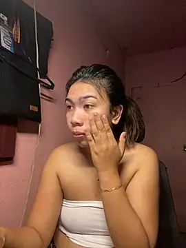 Snapshot of aniya_04 chatting on October 12, 4:50 pm aniya 04 online show from October 12, 4:50 pm