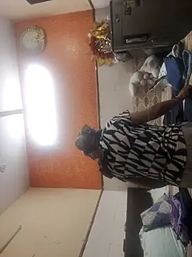 Snapshot of meenu_bhabhi547 chatting on September 9, 3:50 am meenu bhabhi547 online show from September 9, 3:50 am