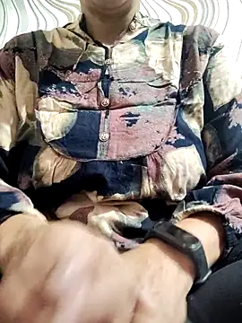 Snapshot of meenu_bhabhi547 chatting on September 18, 4:47 am meenu bhabhi547 online show from September 18, 4:47 am