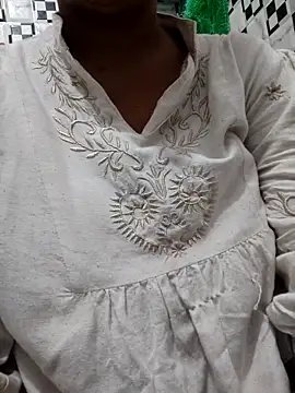 Snapshot of meenu_bhabhi547 chatting on September 20, 12:44 am meenu bhabhi547 online show from September 20, 12:44 am