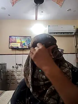 Snapshot of meenu_bhabhi547 chatting on September 22, 2:02 am meenu bhabhi547 online show from September 22, 2:02 am